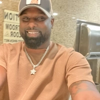 Looking for a roommate in Central SATX, North SATX, West SATX, Outer SATX - San Antonio