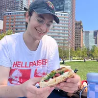 Looking for a roommate in Manhattan, Queens - New York