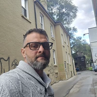 Looking for a roommate in Downtown TO, York Region, Durham Region, Mississauga, Brampton Caledon, North York, Etobicoke, Scarborough, East TO, West TO, Midtown TO - Toronto