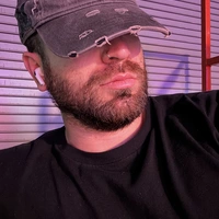 Looking for a roommate in San Fernando Valley - Los Angeles