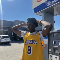 Looking for a roommate in Central Los Angeles, Westside / South Bay, San Fernando Valley - Los Angeles