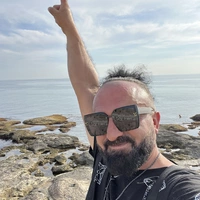 Looking for a roommate in Manhattan, Brooklyn, Queens, Staten Island, The Bronx - New York