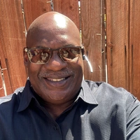 Looking for a roommate in Central Los Angeles, San Fernando Valley, The Verdugos, San Gabriel Valley - Los Angeles