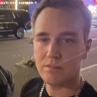 Looking for a roommate in Phoenix - Phoenix