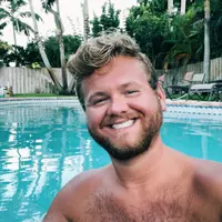 Looking for a roommate in Central Los Angeles, Westside / South Bay, The Harbor, San Fernando Valley, Southeast, The Verdugos - Los Angeles