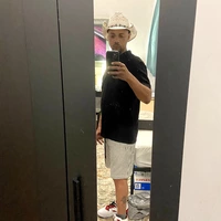 Looking for a roommate in Central Louisville, Outer Louisville, South Louisville - Louisville