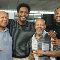 Buscando compañero de cuarto en Central Los Angeles, Southeast - Los Angeles