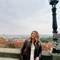 Looking for a roommate in Central - Chicago