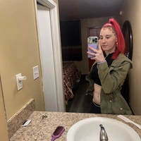 Looking for a roommate in Central Raleigh, North Raleigh, Outer Triangle, South Raleigh - Raleigh