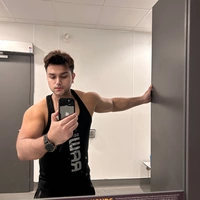 Looking for a roommate in Downtown TO, York Region, Durham Region, Mississauga, Southern Ontario, North York, Etobicoke, Scarborough, East TO, West TO, Midtown TO - Toronto