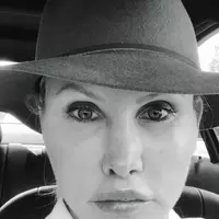 Looking for a roommate in Central Los Angeles, Westside / South Bay, San Fernando Valley - Los Angeles