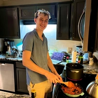 Looking for a roommate in Central Charlotte, South Charlotte - Charlotte