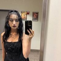 Looking for a roommate in Central Los Angeles, San Fernando Valley, The Verdugos, Orange County - Los Angeles