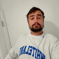 Looking for a roommate in Coastal - San Diego