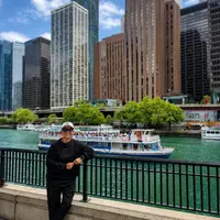 Buscando compañero de cuarto en Central - Chicago