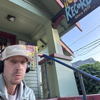 Looking for a roommate in Outer Eugene - Eugene