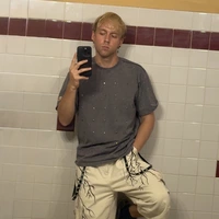 Looking for a roommate in Central Orlando, South Orlando, North Orlando, East Orlando, Outer Orlando, West Orlando - Orlando