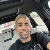 Looking for a roommate in San Fernando Valley, Ventura - Los Angeles