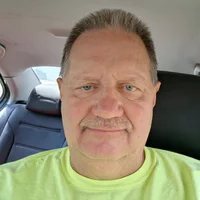 Looking for a roommate in West Suburbs, South Suburbs - Cleveland