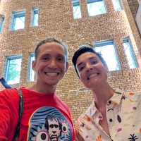 Looking for a roommate in West Side, Far North Side, North Side - Chicago