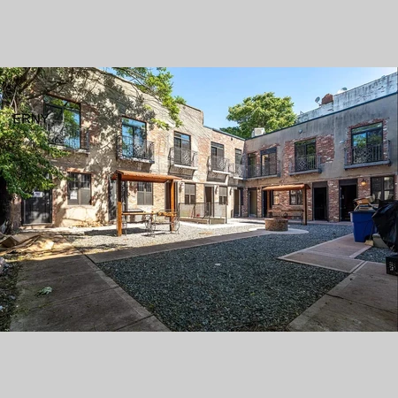 Coliving in Ridgewood - Queens, New York