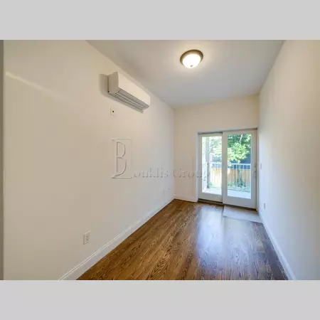 3 bedrooms apartment for rent in Astoria - Queens, New York