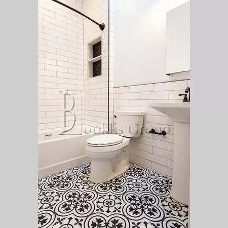 3 bedrooms apartment for rent in Astoria - Queens, New York