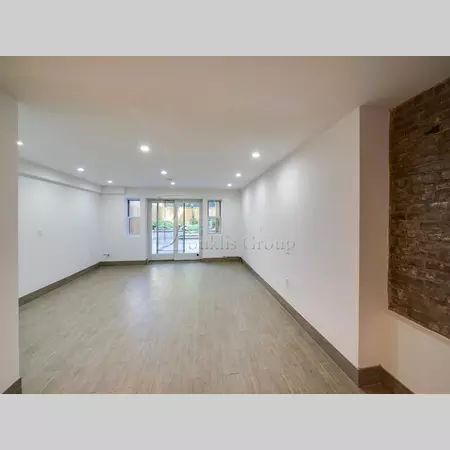 3 bedrooms apartment for rent in Astoria - Queens, New York