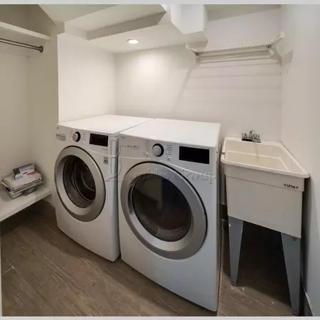 3 bedrooms apartment for rent in Astoria - Queens, New York