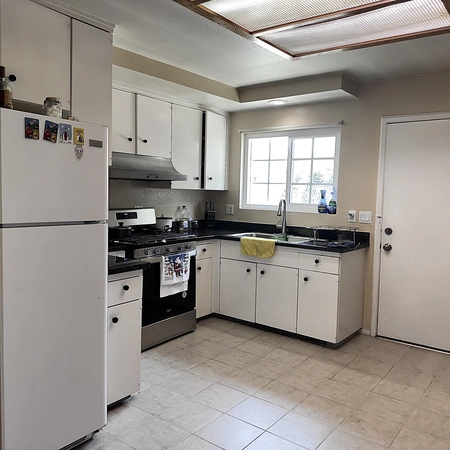 Room for rent in Santa Ana - Orange County, Los Angeles