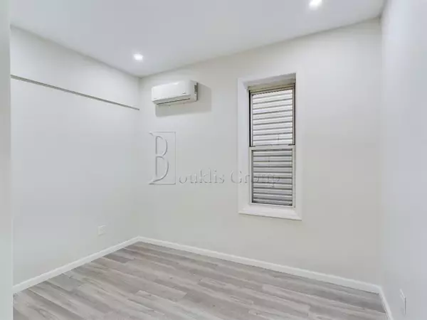 3 bedrooms apartment for rent in Astoria - Queens, New York
