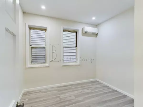 3 bedrooms apartment for rent in Astoria - Queens, New York