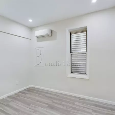 3 bedrooms apartment for rent in Astoria - Queens, New York
