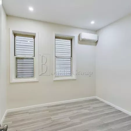 3 bedrooms apartment for rent in Astoria - Queens, New York