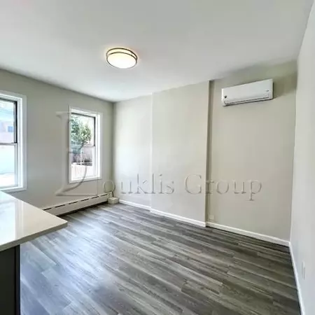 3 bedrooms apartment for rent in Astoria - Queens, New York