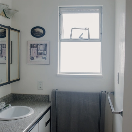 Coliving in Metrotown - Burnaby / New West, Vancouver