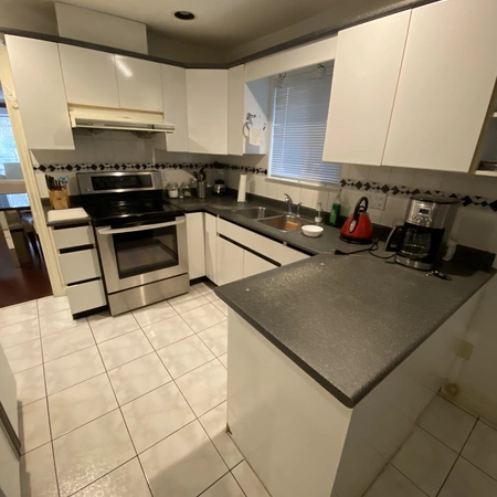 Coliving in Sunset - South Van, Vancouver