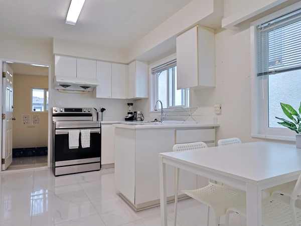 Coliving in Sunset - South Van, Vancouver