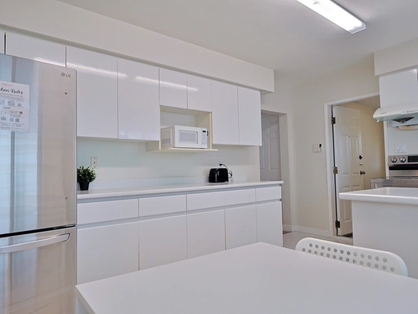 Coliving in Sunset - South Van, Vancouver