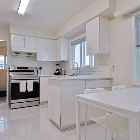 Coliving in Sunset - South Van, Vancouver