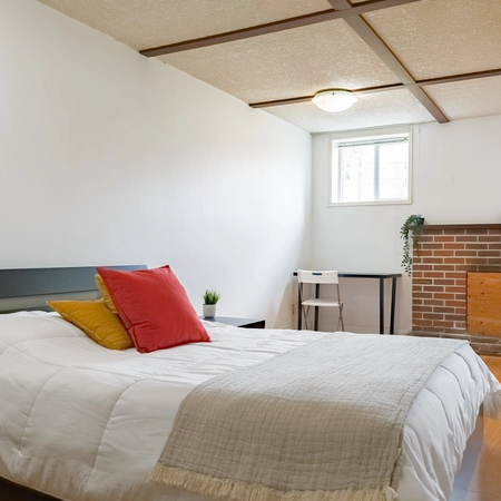 Coliving in Oakridge - West Van, Vancouver