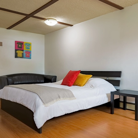 Coliving in Oakridge - West Van, Vancouver