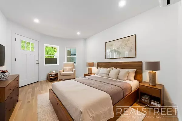3 bedrooms apartment for rent in Ridgewood - Queens, New York