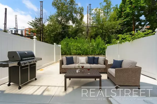 3 bedrooms apartment for rent in Ridgewood - Queens, New York