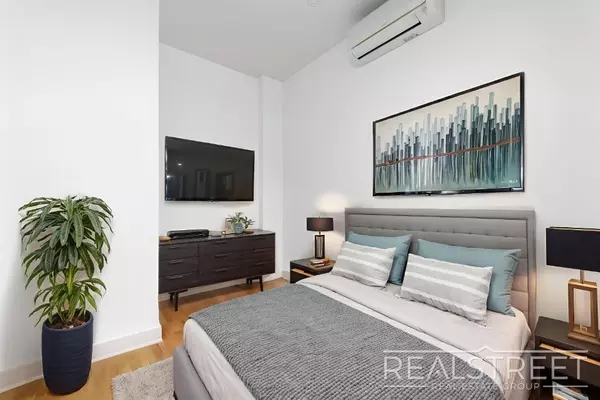 3 bedrooms apartment for rent in Ridgewood - Queens, New York