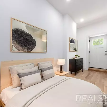3 bedrooms apartment for rent in Ridgewood - Queens, New York