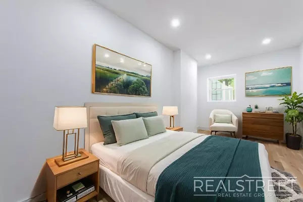 4 bedrooms apartment for rent in Ridgewood - Queens, New York