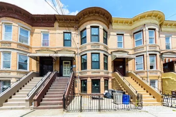 4 bedrooms apartment for rent in Ridgewood - Queens, New York