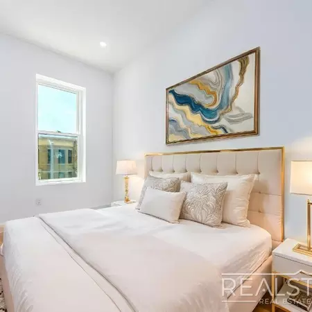 3 bedrooms apartment for rent in Ridgewood - Queens, New York