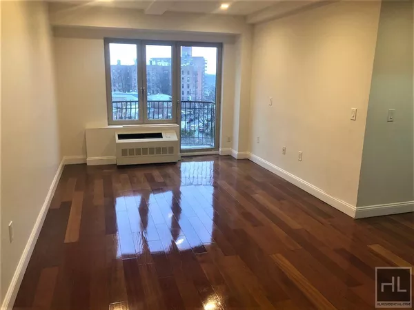 3 bedrooms apartment for rent in Whitestone - Queens, New York